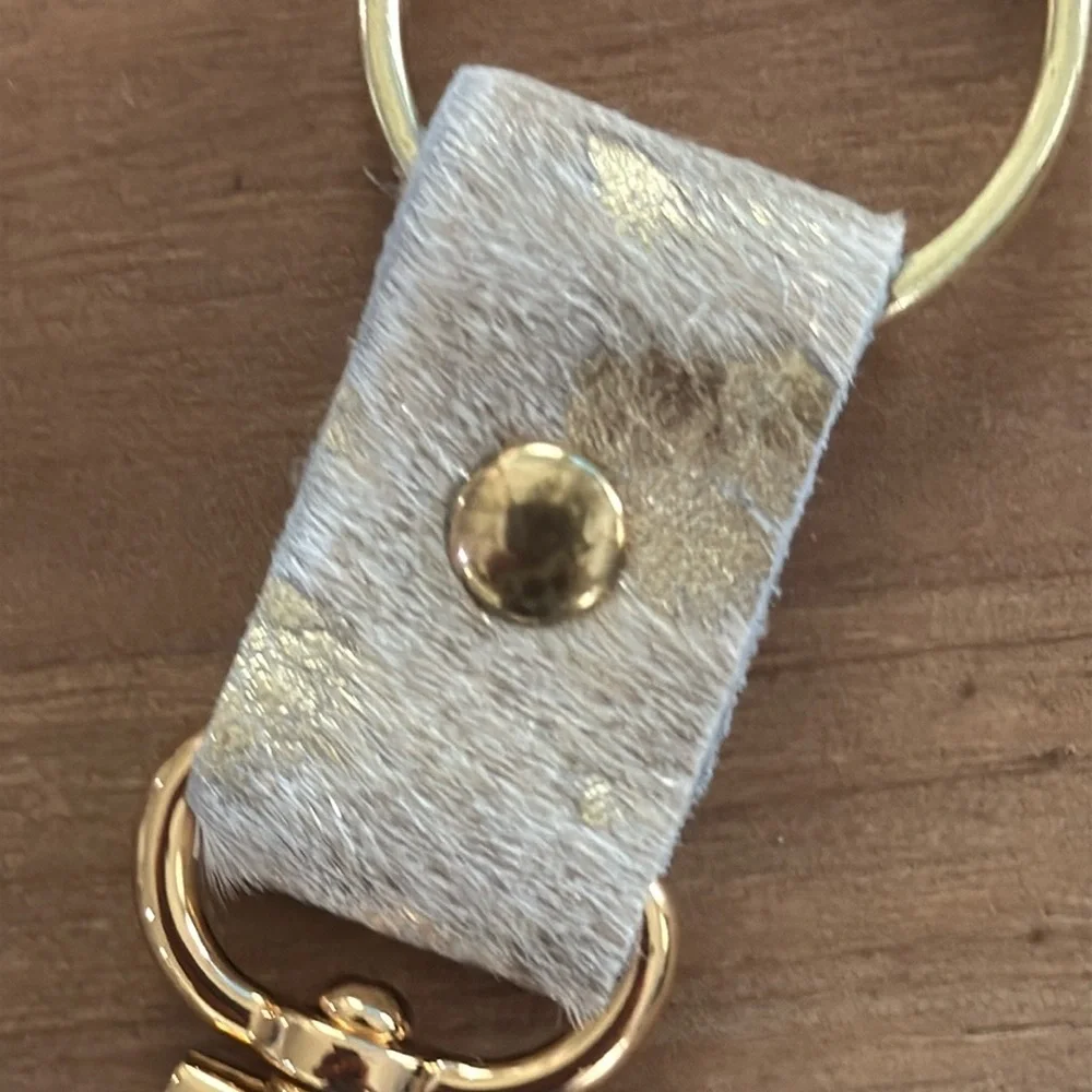 BEAUDIN Cowhide Leather Keychain Gold Cream Key Ring Gold Hardware